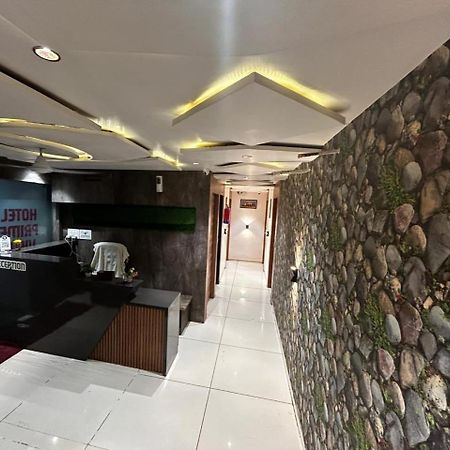 Prime View Hotel Ахмедабад Екстериор снимка