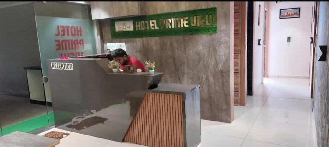 Prime View Hotel Ахмедабад Екстериор снимка
